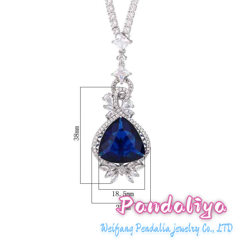 Royal Blue Necklace: Luxurious and exquisite, adorned with royal blue as its base color, radiating enchanting brilliance, embellishing your glamorous life.