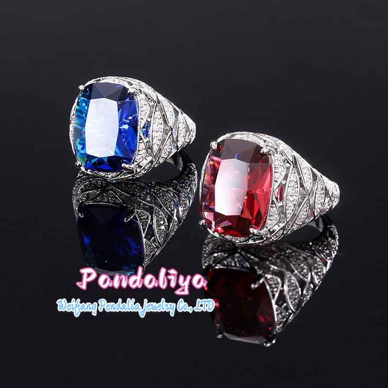 Red and Blue Gemstone Ring, with unique hollow craftsmanship, showcases the dazzling charm of extraordinary gemstones, stunning and captivating, displaying unique charisma.