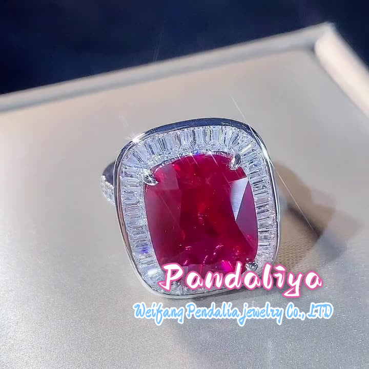 Colored Gemstone Ring: Featuring a simple yet classic style, showcasing exquisite beauty, and exuding a unique sense of fashion charm, making you the center of attention.