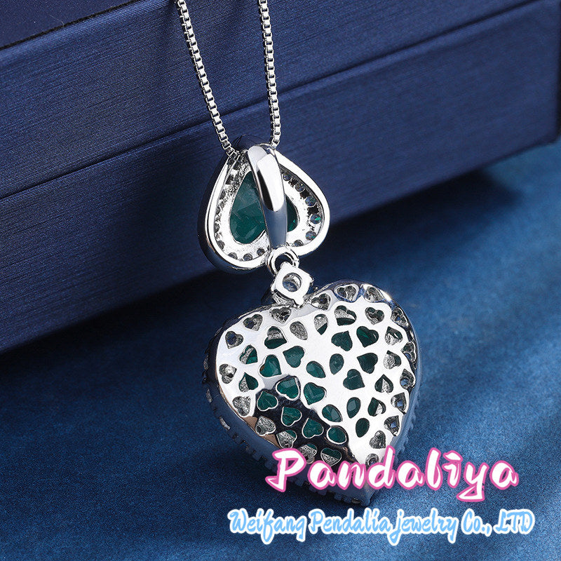 Gemstone necklace, with exquisite heart-shaped design, shimmering with embedded diamonds, emanating a romantic and aesthetic aura, showcasing your unique interpretation of love!