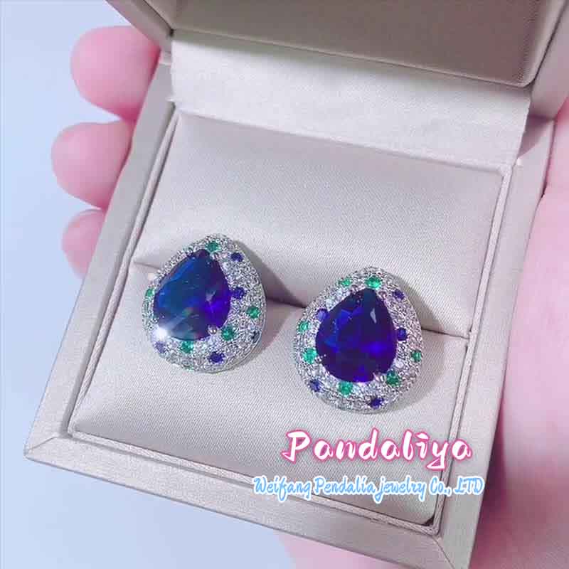 Elegant Tanzanite Set, paired with multicolored diamonds, exudes charming radiance, showcasing a luxurious aura, adding a highlight to your style!