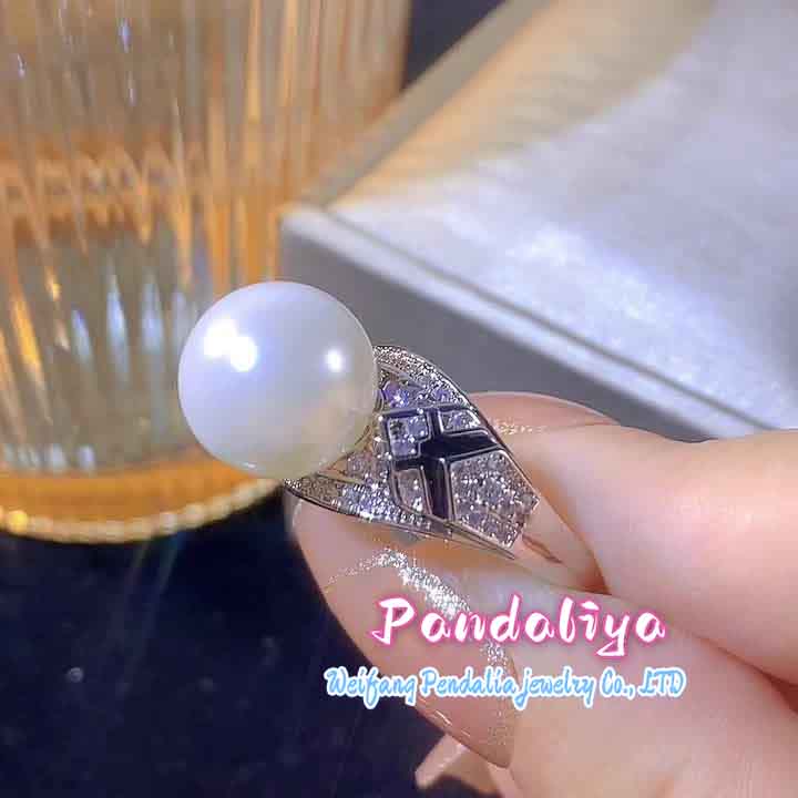 Exquisite 12mm Pearl Ring: Comfortable to Wear, Radiant in Elegance, Embodies Confidence and Charm.