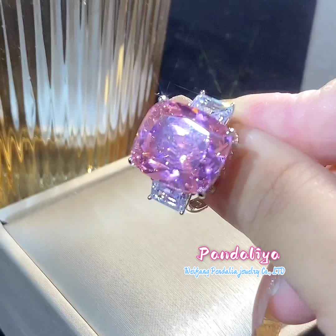 Colorful Gemstone Ring: Luxurious and Elegant, Dazzling and Eye-catching, Showcasing Noble Taste, Unique Personality Charm, Achieving Gorgeous Style.