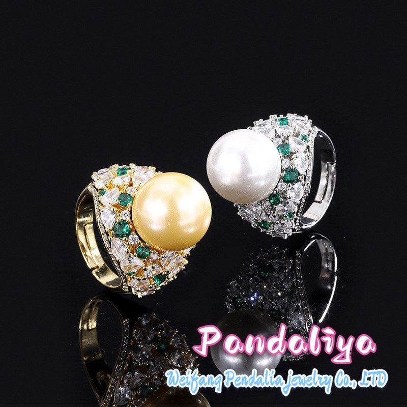 A Pearl Ring with Exquisite Design, Elegant and Stylish, Adding a Touch of Charm to Your Fingers with its Unique Design Sensibility!