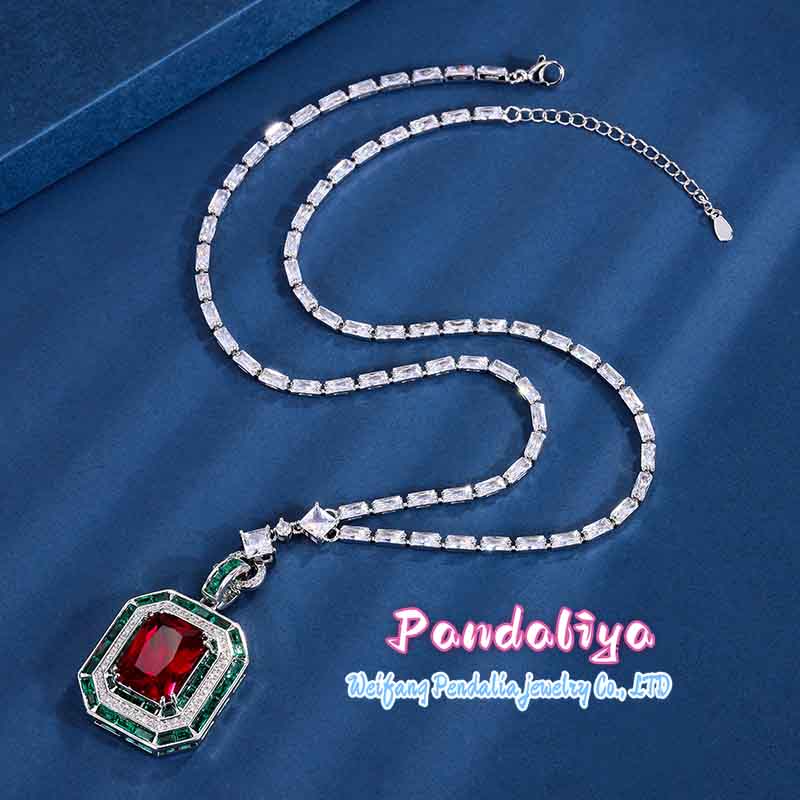 Necklaces made of two different gemstones, red jasper and emerald, each stone possessing its unique charm. Classic and elegant, wearing it will make you the fashion queen.