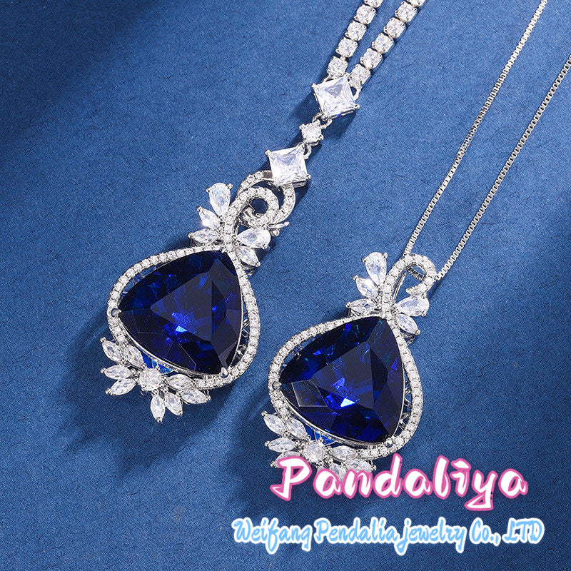 Royal Blue Necklace: Luxurious and exquisite, adorned with royal blue as its base color, radiating enchanting brilliance, embellishing your glamorous life.