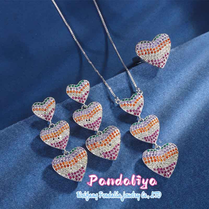 Colorful diamond heart-shaped set: Luxurious heart-shaped design, exquisite colorful diamond inlay, showcasing noble temperament, the choice of exquisite craftsmanship.