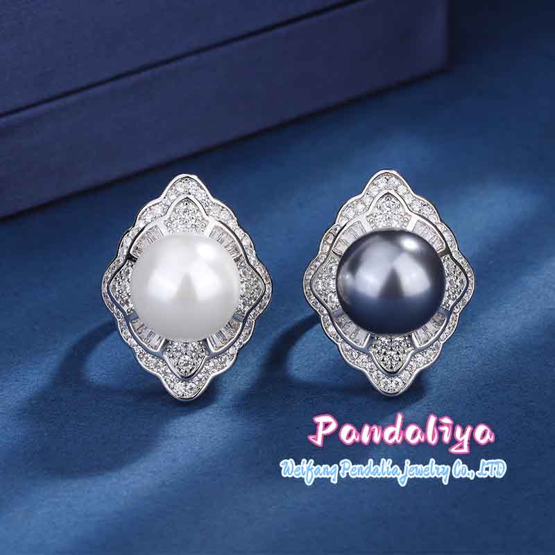 New Pearl Ring, Set with Diamonds, Full of Elegance, Dreamy and Enchanting, Exudes Charming Charisma, Achieving Unique Style.