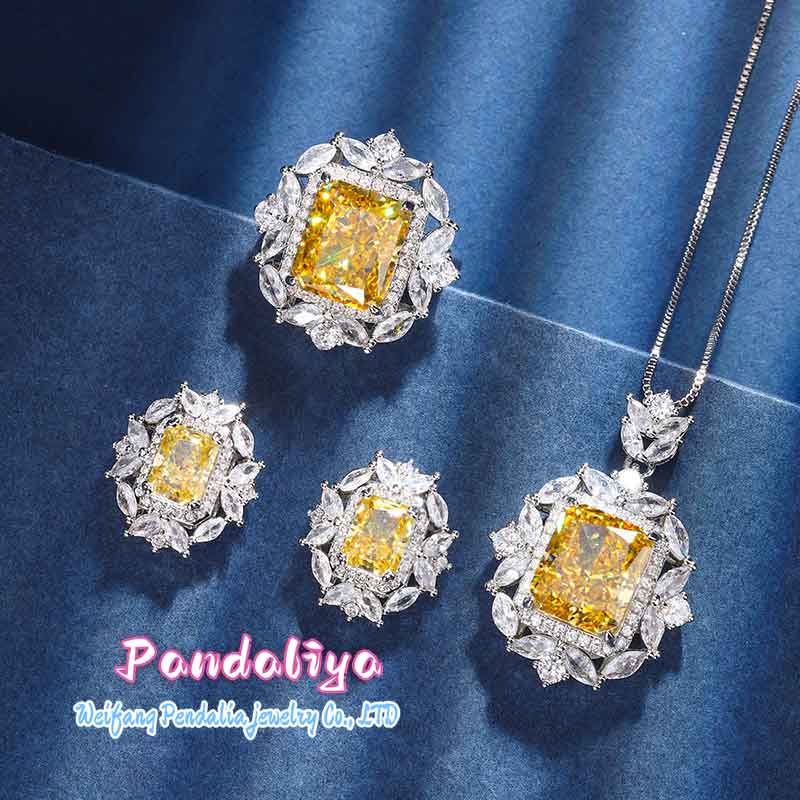 Classic design yellow diamond set, precious and rare, presenting a noble treat, showcasing your exquisite taste!