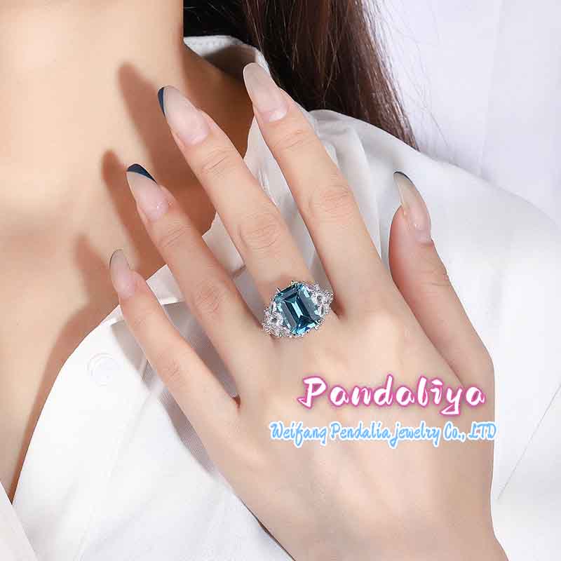 Simulated topaz vintage sparkling diamond-studded women's ring: Let you dance with stars at your fingertips