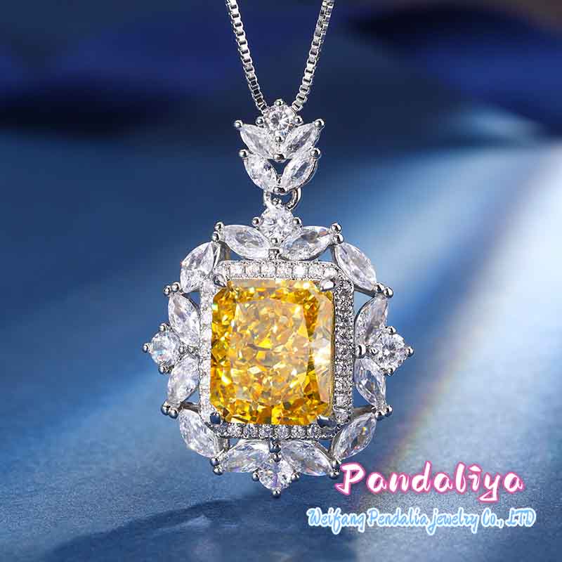 Classic design yellow diamond set, precious and rare, presenting a noble treat, showcasing your exquisite taste!