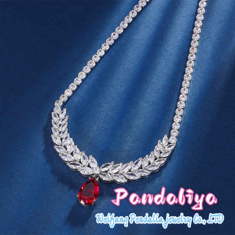 Ruby Necklace, Exquisite Diamond Setting, Exuding High-Quality Texture, Radiating Brilliant Light, Emanating a Noble Aura!