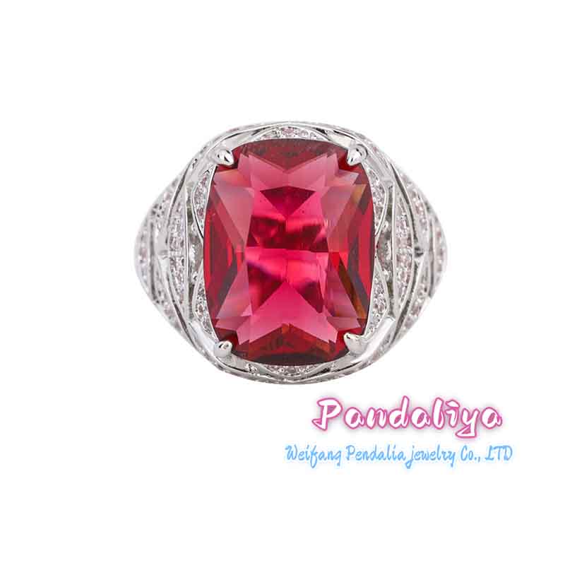 Red and Blue Gemstone Ring, with unique hollow craftsmanship, showcases the dazzling charm of extraordinary gemstones, stunning and captivating, displaying unique charisma.