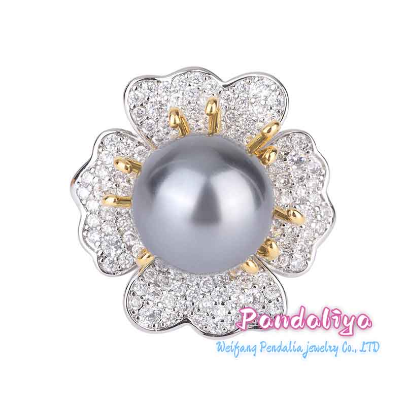 Shimmering flowers, radiant with elegance, introducing the latest fashion pearl ring!