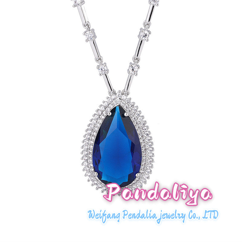 Classic Large Droplet Necklace: Exquisite design, magnificent brilliance, showcasing your noble temperament, achieving the splendid elegance at the party.