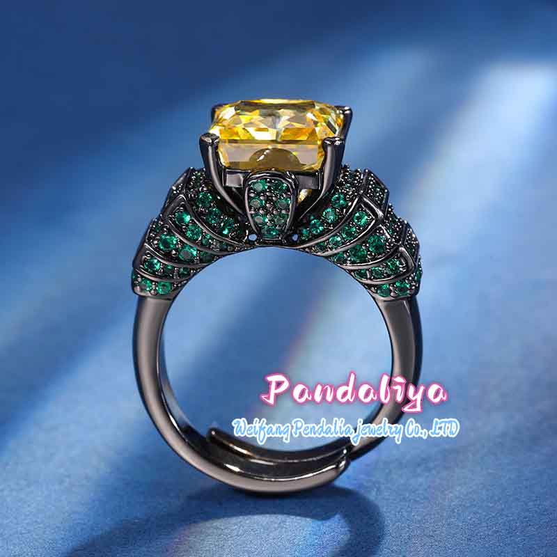 Ice Flower Cut Gold-plated Ring, in a black silver hue, creatively designed to showcase a unique personality and style.