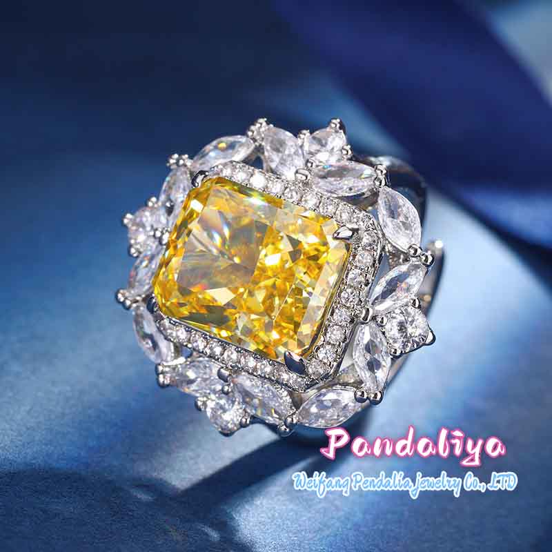 Classic design yellow diamond set, precious and rare, presenting a noble treat, showcasing your exquisite taste!