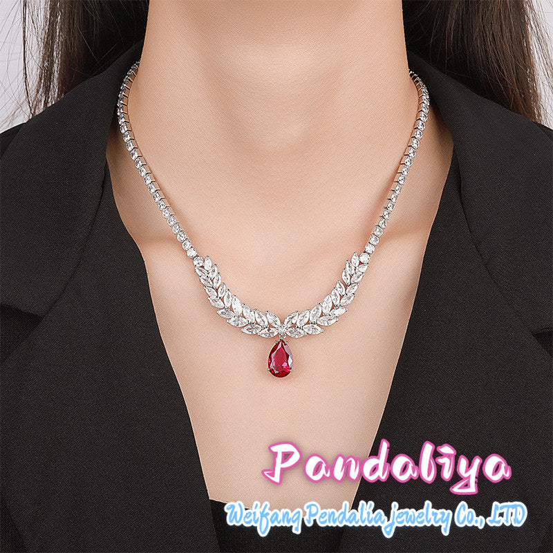 Ruby Necklace, Exquisite Diamond Setting, Exuding High-Quality Texture, Radiating Brilliant Light, Emanating a Noble Aura!