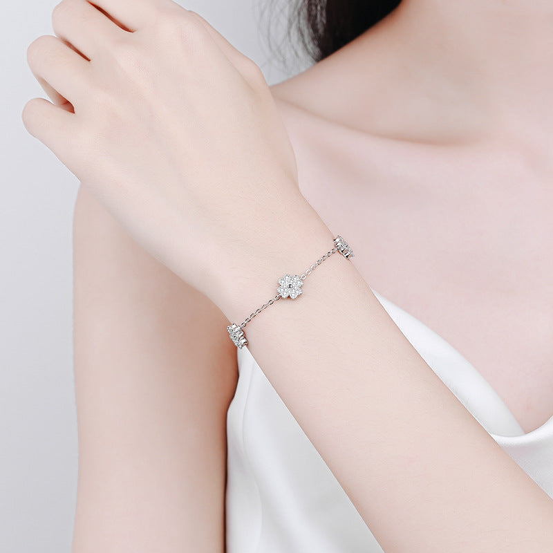 XDY925 sterling silver female light luxury wind chain five-leaf clover micro-inlaid Moissanite bracelet manufacturers direct supply