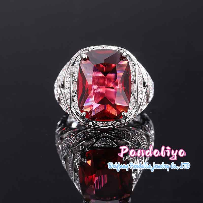 Red and Blue Gemstone Ring, with unique hollow craftsmanship, showcases the dazzling charm of extraordinary gemstones, stunning and captivating, displaying unique charisma.