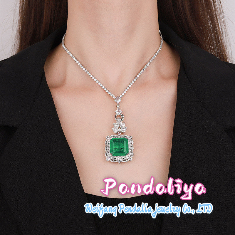 Simulated Gemstone Necklace: Exquisite Gemstone Inlays, Luxurious Design, Showcasing Fashionable Elegance, Symbolizing Taste