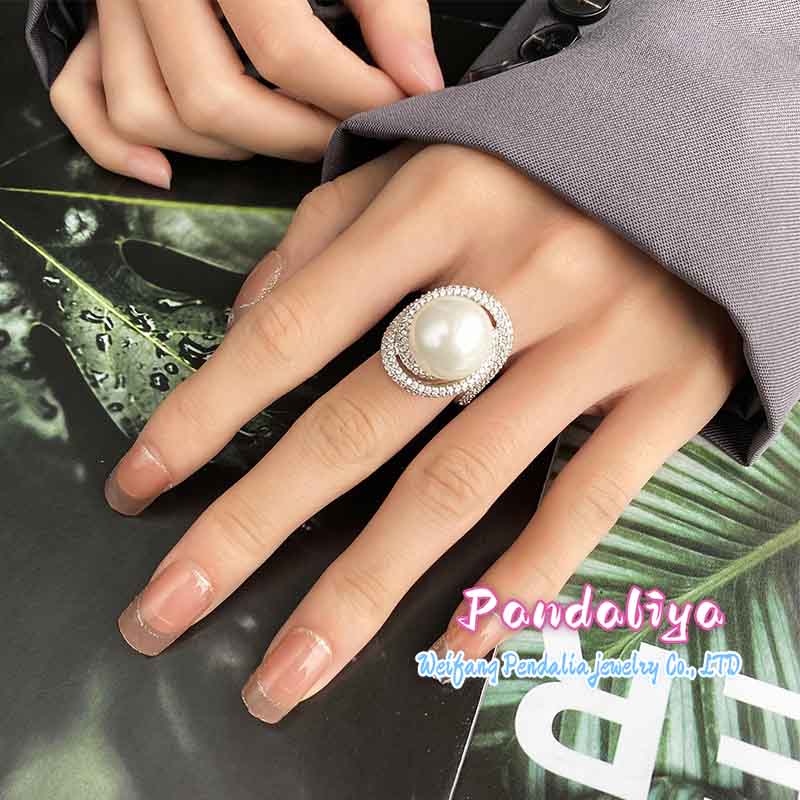 14mm large-sized pearl ring, with clean and stylish lines, showcasing personal taste, it becomes the representative choice of fashion trends.