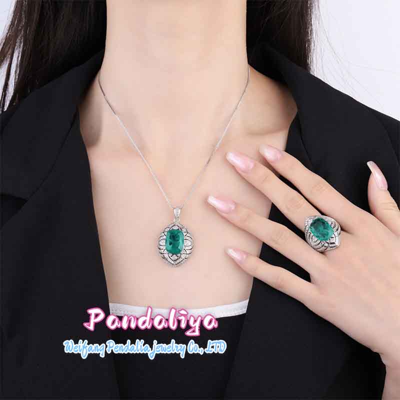 Emerald Ensemble, Luxurious Full-Diamond Design, Exquisitely Carved, Radiant and Stunning, Emitting Enchanting Radiance