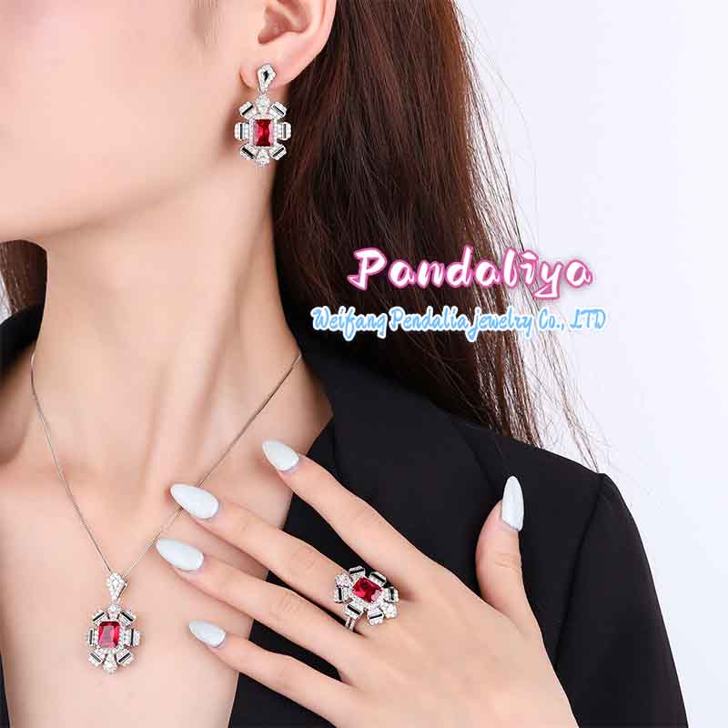 Imitation Gemstone Set: Retro design, light luxury temperament, dazzling colorful gems, showcasing unique charm, becoming the center of attention.