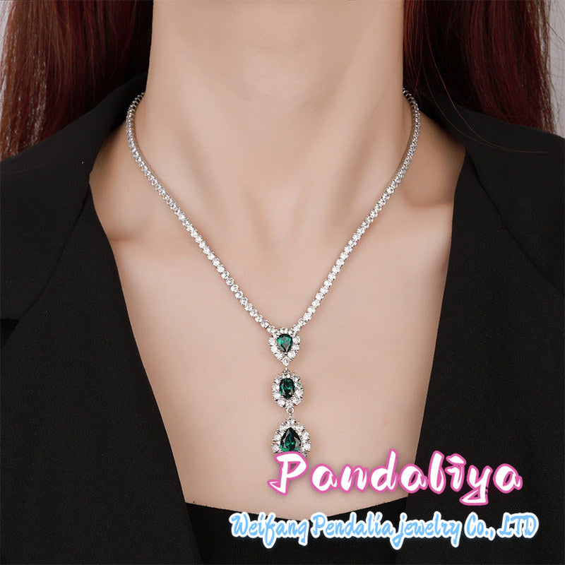 Gemstone necklace, with its fashionable design and versatile style, effortlessly complements various outfits, showcasing your fashion taste and personality!