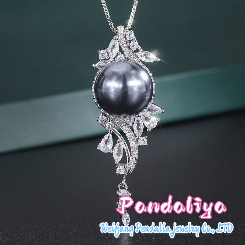 Pearl necklace, exquisite design, full of fashion sense, radiates charming brilliance, making you a fashionista!