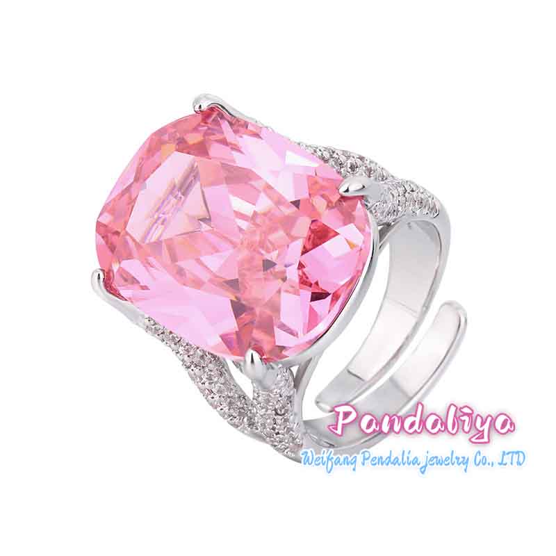 Simulated gemstone fat square cut luxurious inlaid ring, making you shine all over the place