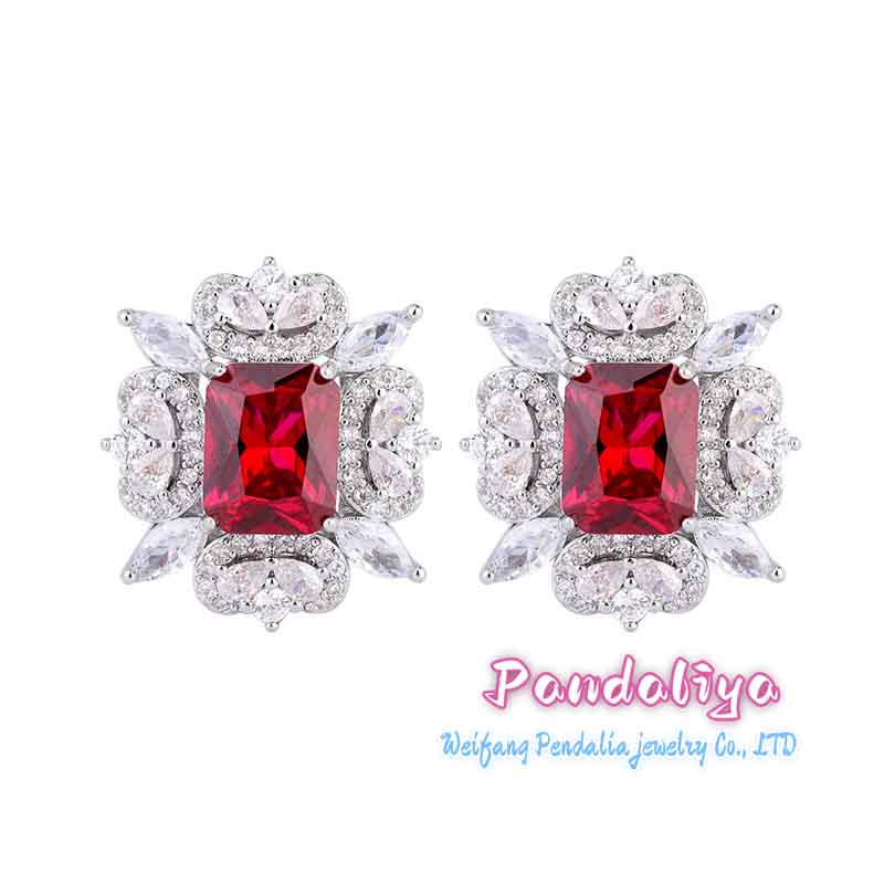 Vintage red ruby set with leopard design, showcasing unique taste! Suitable for various occasions, displaying charming elegance! Get yours now and become the center of attention!