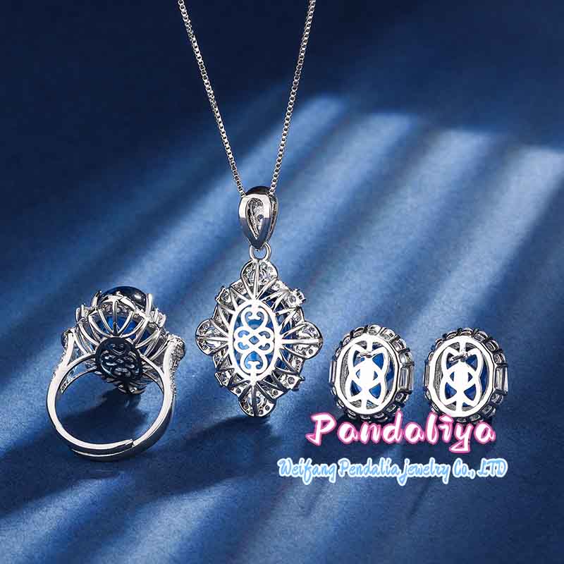 Blue spinel Set, Diamond-Encrusted, Radiates Charm, Exuding Fascinating Allure, Emitting Dazzling Brilliance, Achieving Your Fashionable Choice!