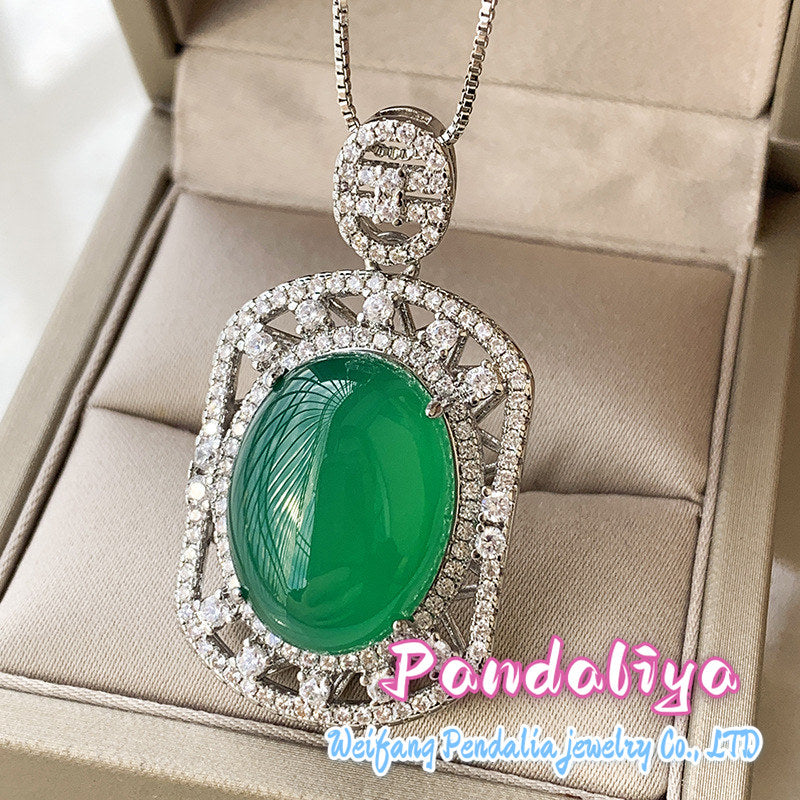 Colorful Gemstone Necklace: Featuring a square pendant design and a smooth-cut finish, this necklace showcases a minimalist yet fashionable style, radiating charming brilliance.