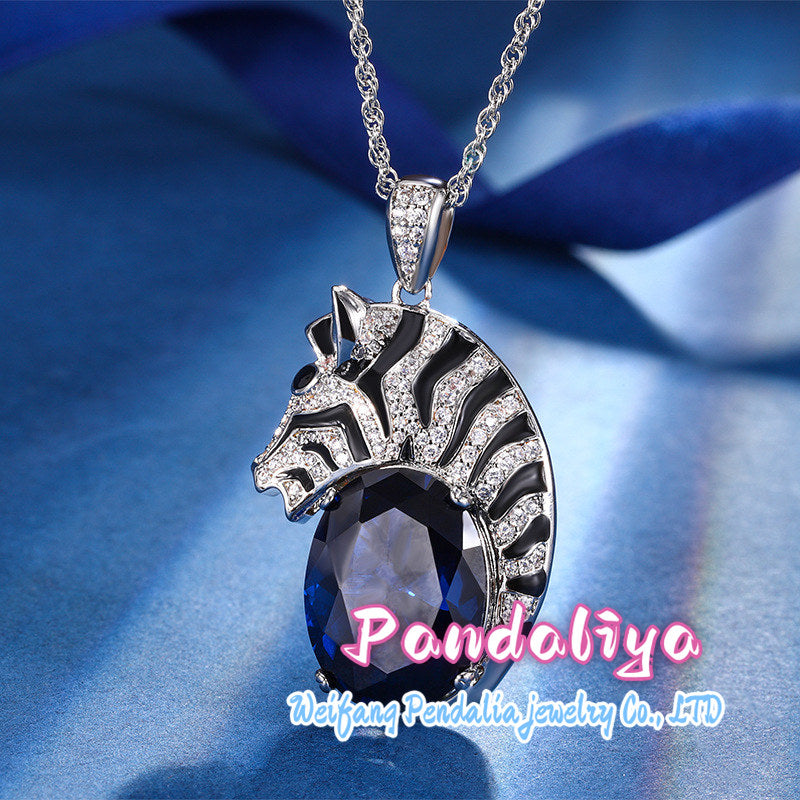 Zebra Necklace: Inlaid with colorful high-carbon diamonds, featuring a unique zebra design, distinctive and personalized, making you the focal point in the crowd.