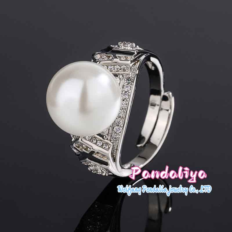 Exquisite 12mm Pearl Ring: Comfortable to Wear, Radiant in Elegance, Embodies Confidence and Charm.