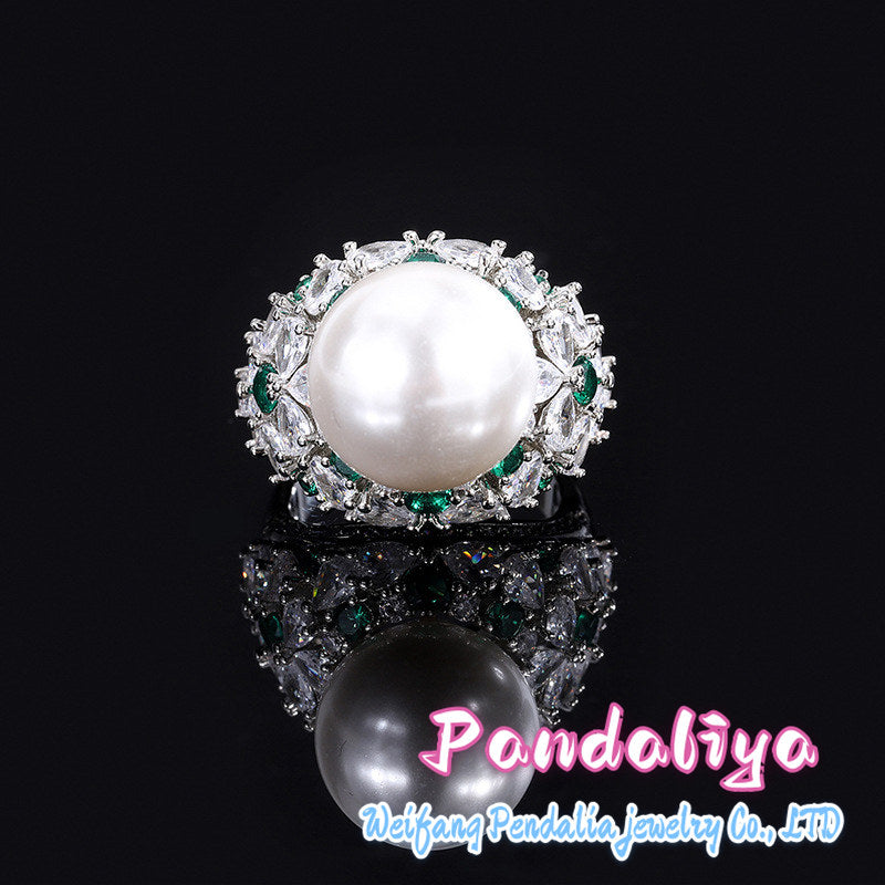 A Pearl Ring with Exquisite Design, Elegant and Stylish, Adding a Touch of Charm to Your Fingers with its Unique Design Sensibility!