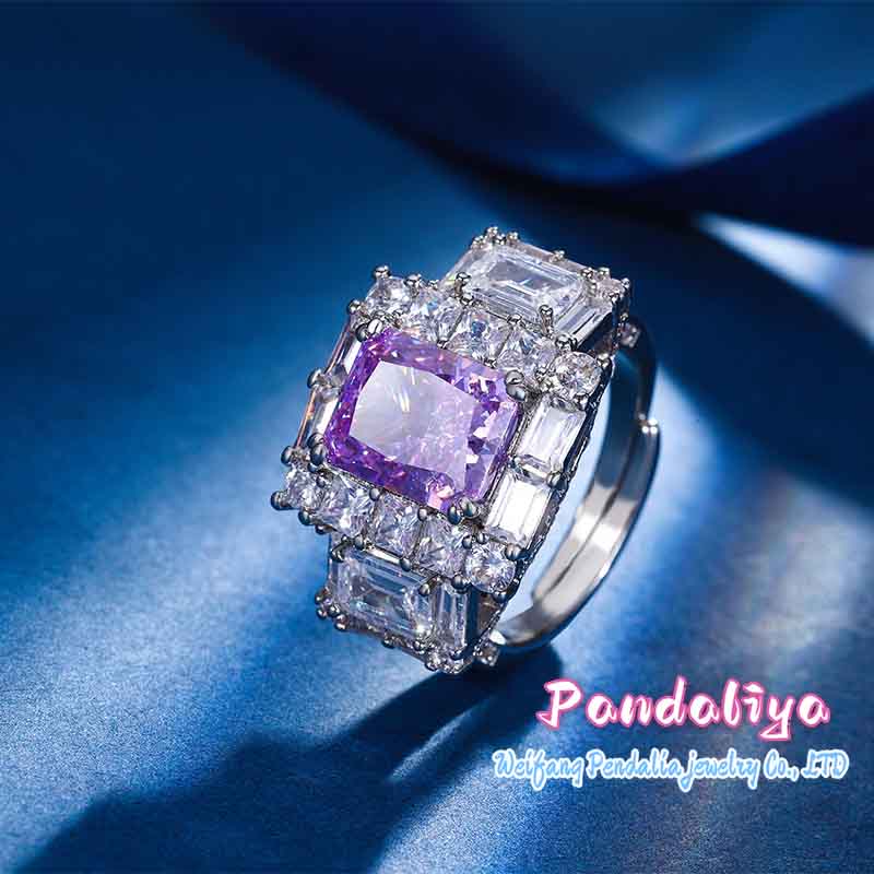 Ice flower cut high-carbon diamond classic ring, shining brightly, classic design, emitting charming radiance, exuding elegant taste!