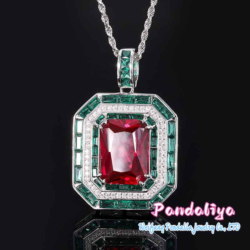 Necklaces made of two different gemstones, red jasper and emerald, each stone possessing its unique charm. Classic and elegant, wearing it will make you the fashion queen.