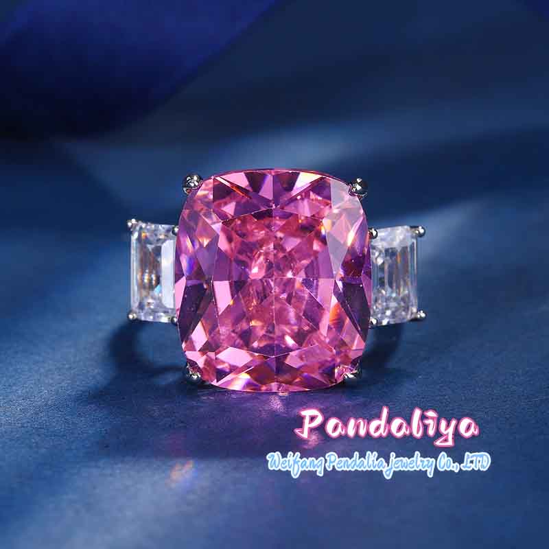 Colorful Gemstone Ring: Luxurious and Elegant, Dazzling and Eye-catching, Showcasing Noble Taste, Unique Personality Charm, Achieving Gorgeous Style.