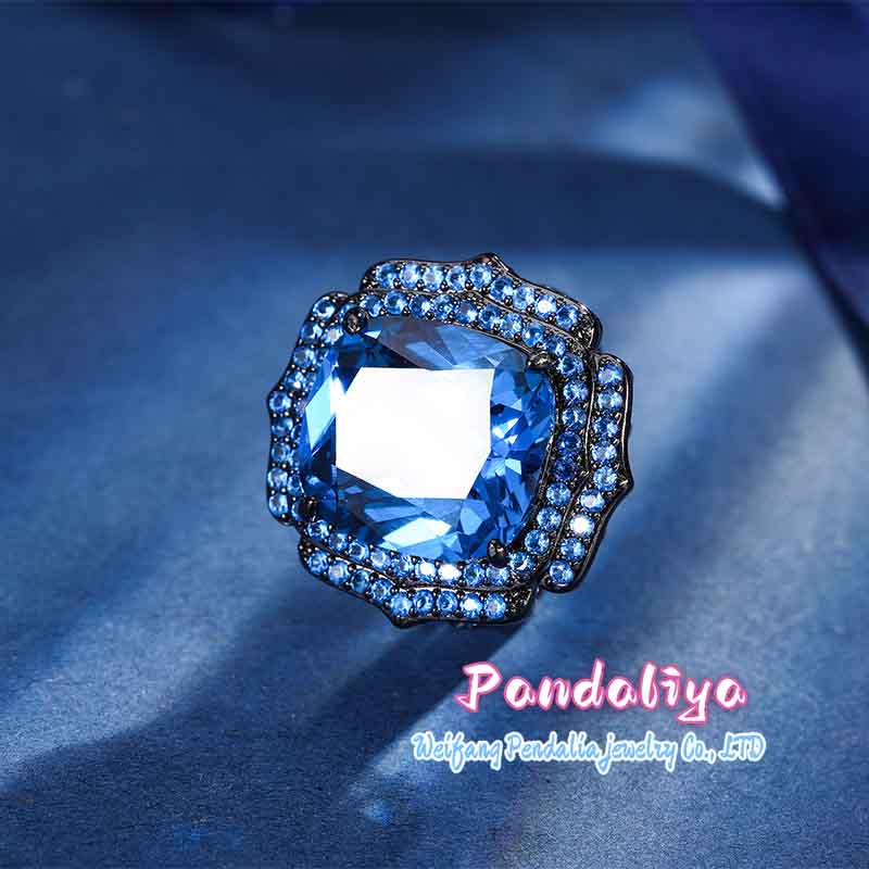 A unique imitation blue Spinel set, with distinct personality, showcasing a fashion taste that stands out from the crowd, achieving a unique style!