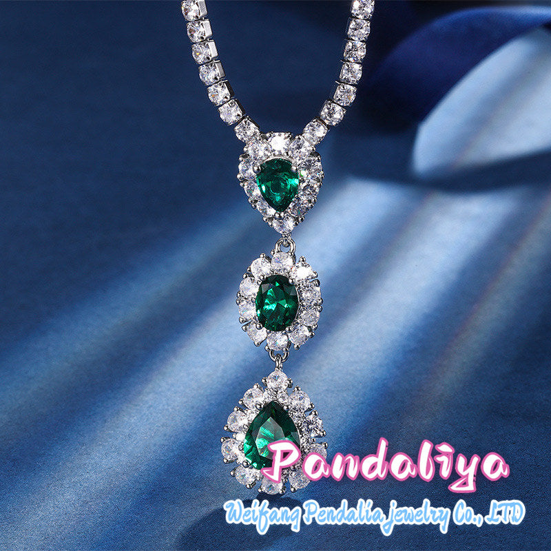 Gemstone necklace, with its fashionable design and versatile style, effortlessly complements various outfits, showcasing your fashion taste and personality!