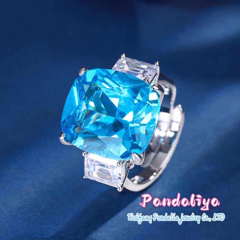 Colorful Gemstone Ring: Luxurious and Elegant, Dazzling and Eye-catching, Showcasing Noble Taste, Unique Personality Charm, Achieving Gorgeous Style.