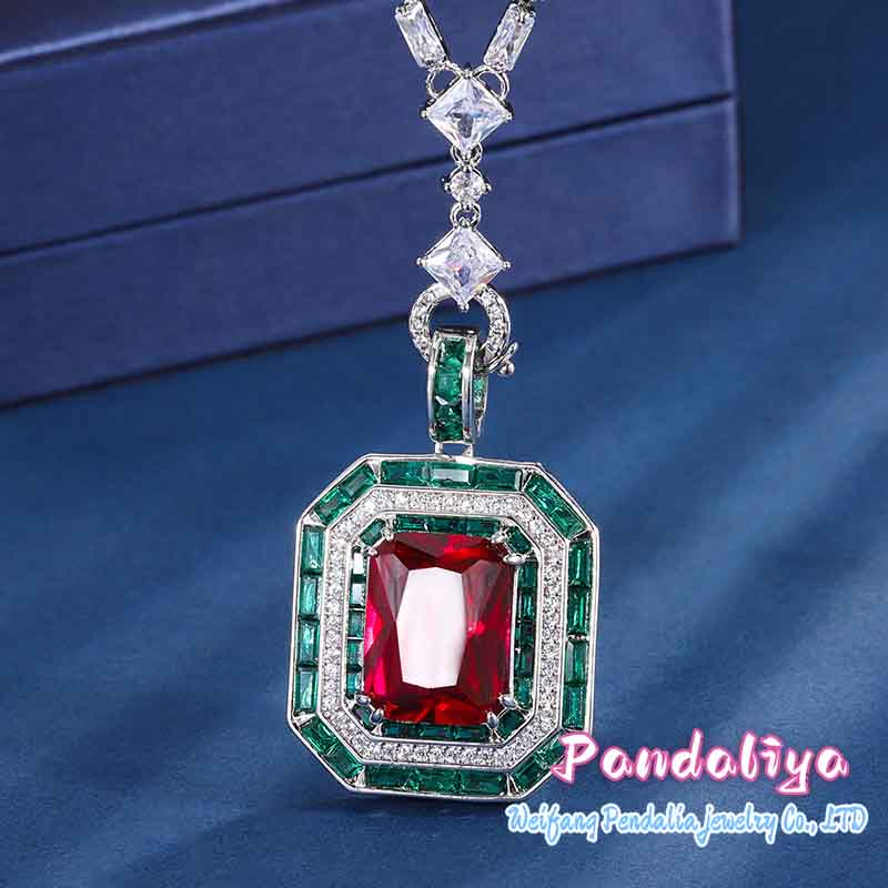 Necklaces made of two different gemstones, red jasper and emerald, each stone possessing its unique charm. Classic and elegant, wearing it will make you the fashion queen.