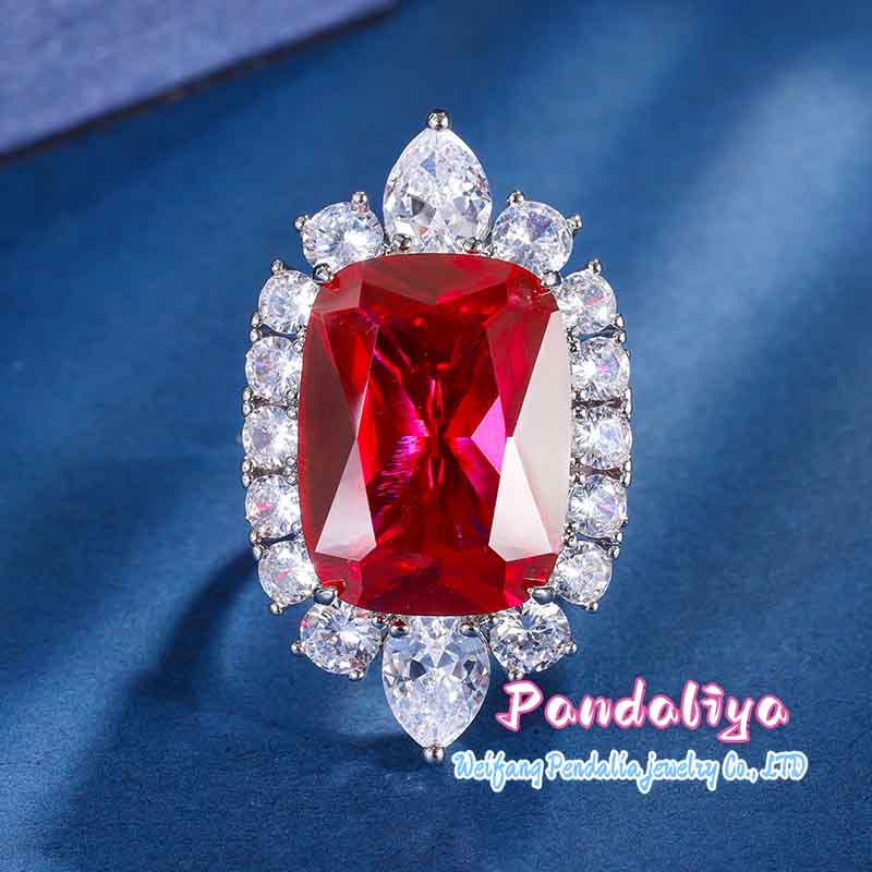 Vintage red ruby set with leopard design, showcasing unique taste! Suitable for various occasions, displaying charming elegance! Get yours now and become the center of attention!