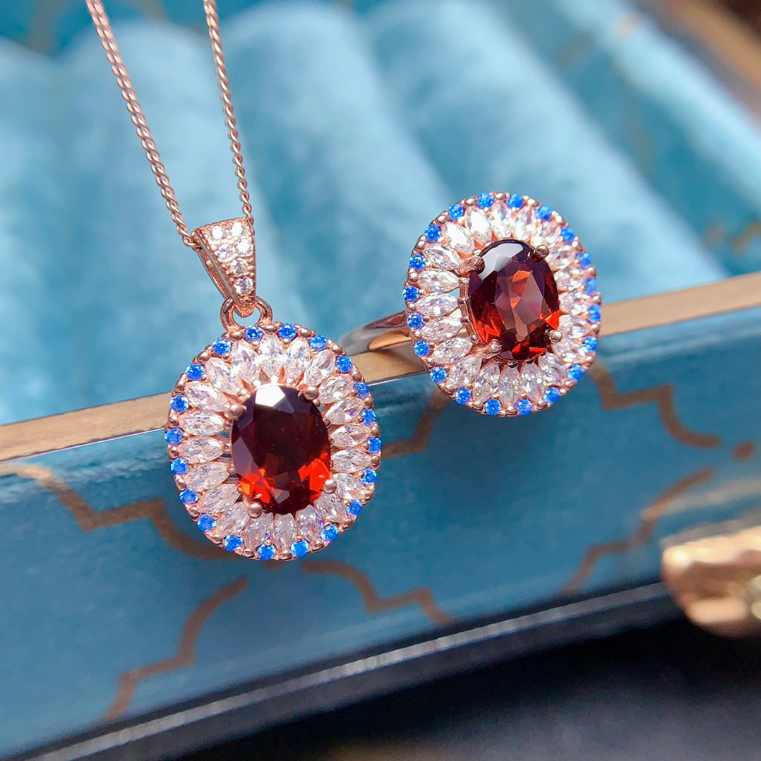 A set made of natural gemstones: garnet, peridot, and topaz, available in three colors. Customize your lucky color now