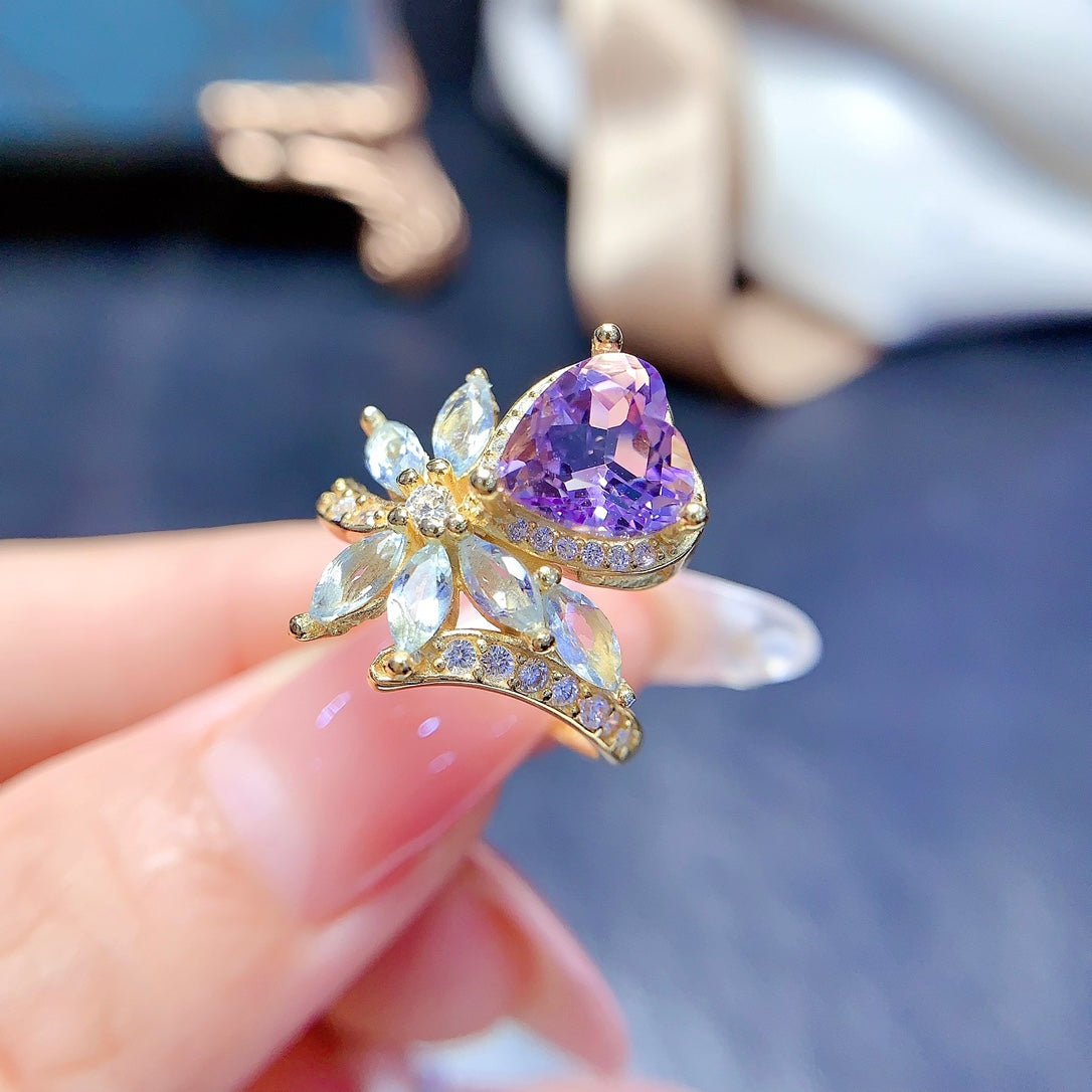 A ring made of natural gemstones with a heart-shaped cut and unique design. Is it the style you like?