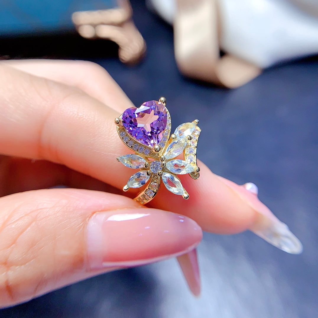 A ring made of natural gemstones with a heart-shaped cut and unique design. Is it the style you like?